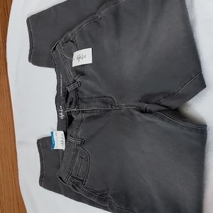 New With Tags Styles & Co Grey Skinny leg & Curvy Mid Rise Jean Size 8